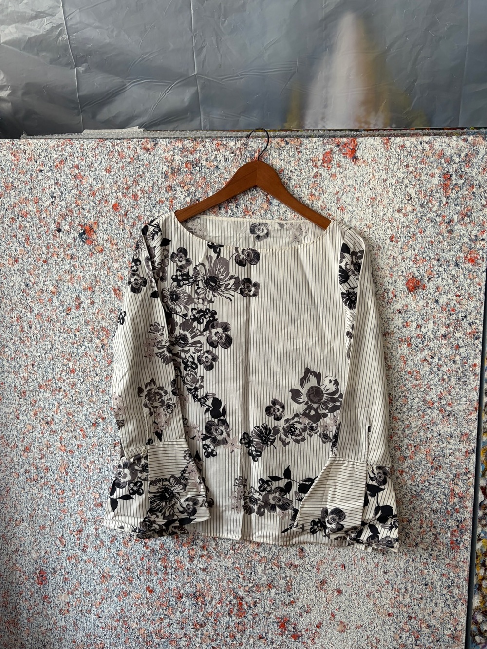 Women’s Cream Floral Stripe Long-Sleeve Top